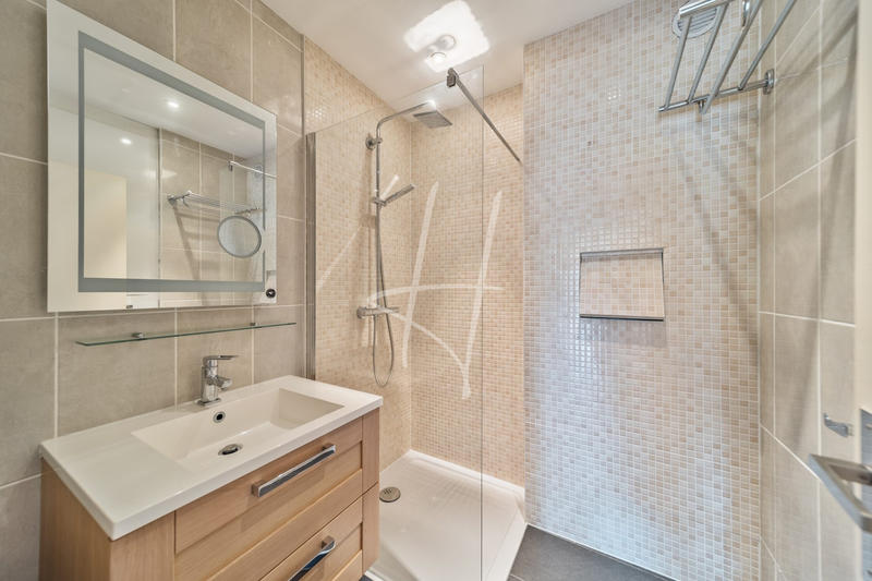 Appartement - 95 m² - 4 pièces