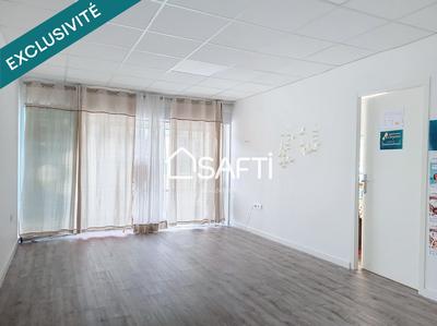 Local commercial - 90 m² - 6 pièces