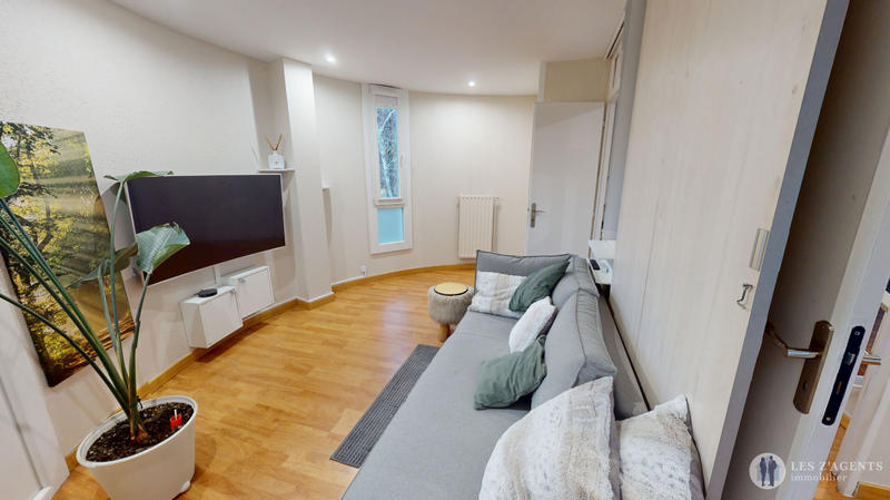 Appartement - 100 m² - 5 pièces