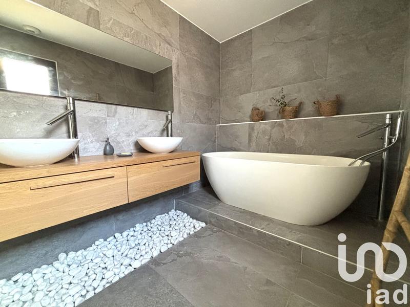 Maison - 158 m² - 5 pièces