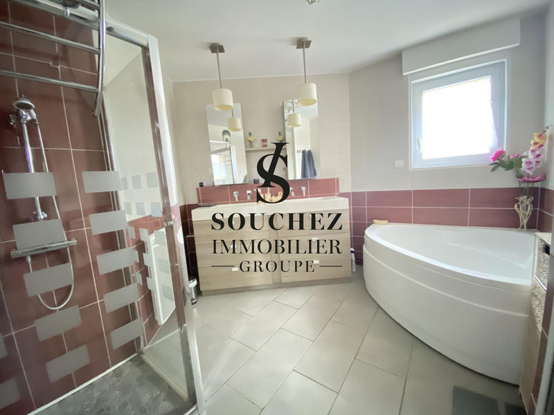 Maison - 127 m² - 7 pièces