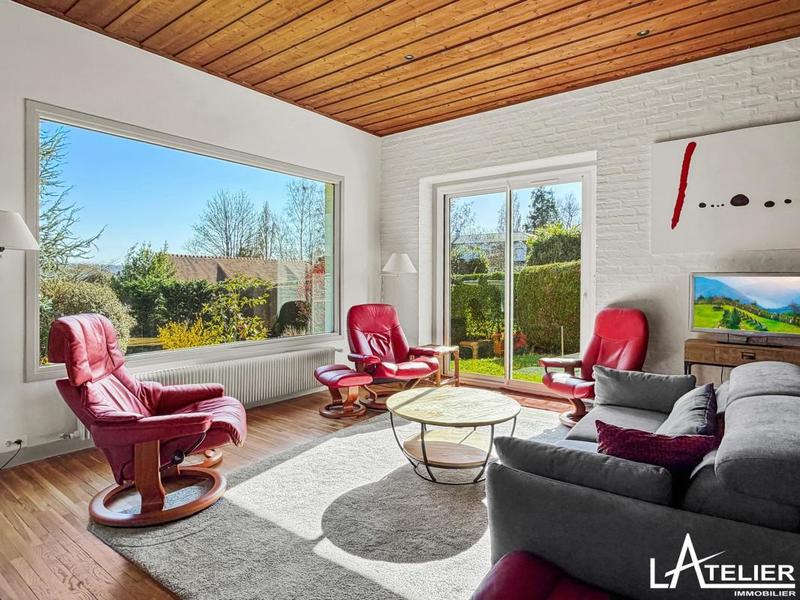 Maison - 209 m² - 8 pièces