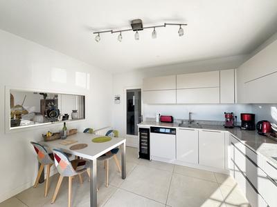 Maison - 200 m² - 5 pièces