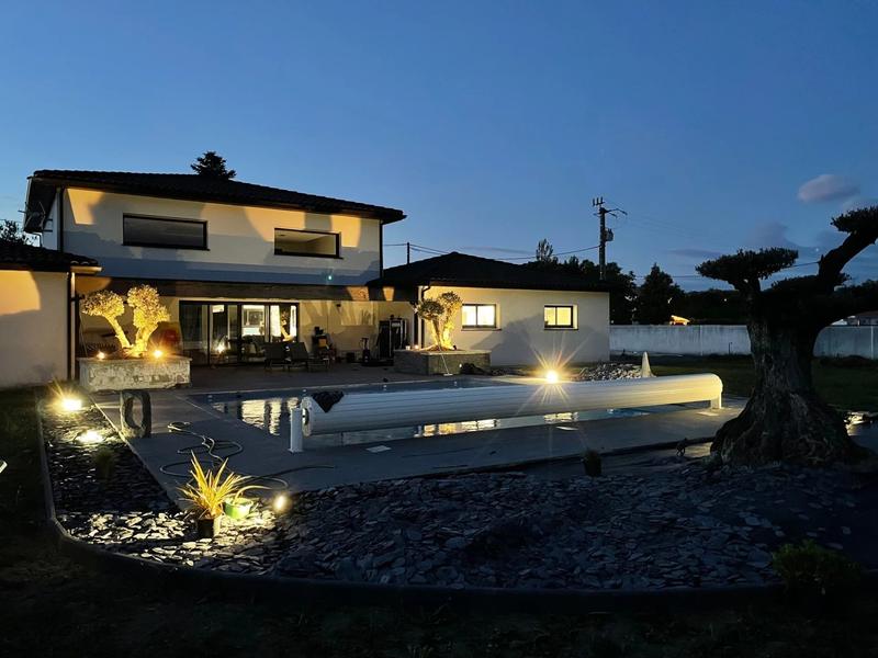 Villa - 243 m² - 9 pièces