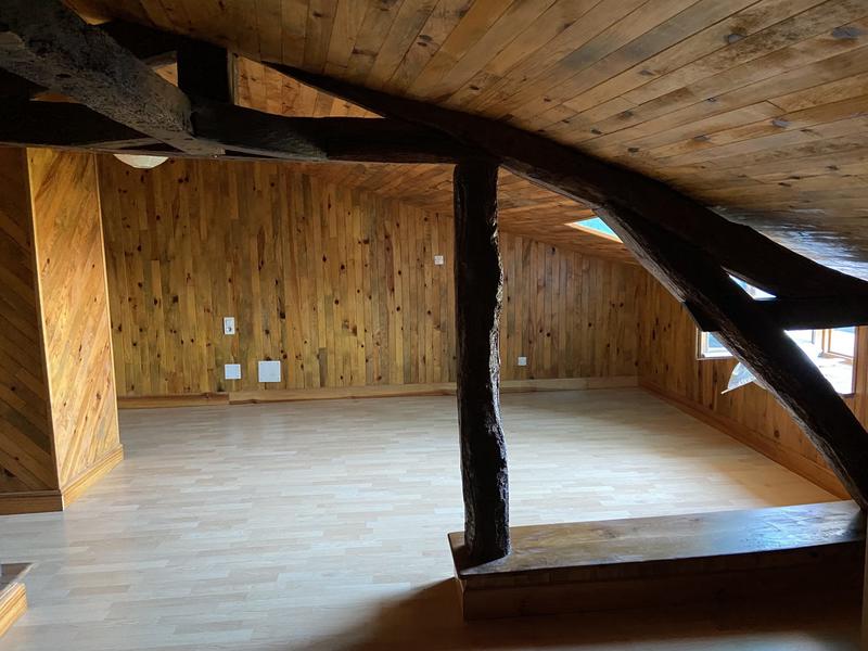 Maison traditionnelle - 352 m² - 23 pièces