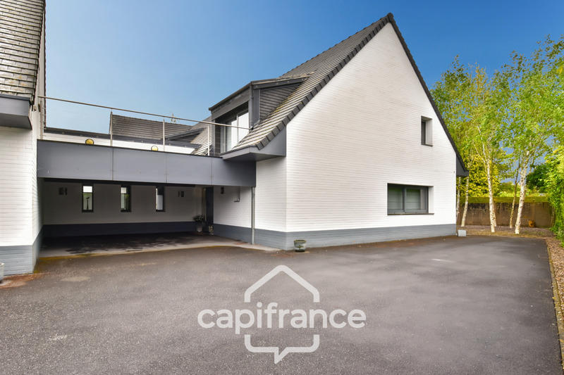 Maison - 428 m² - 11 pièces