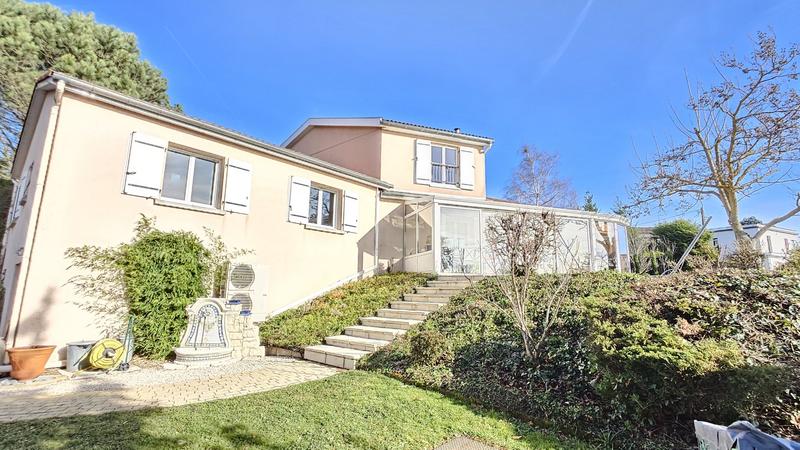 Maison - 156 m² - 6 pièces