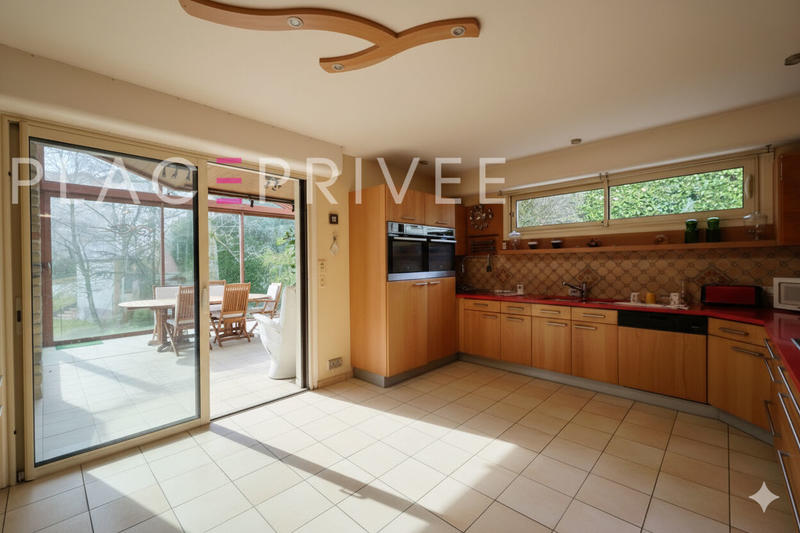 Maison - 338 m² - 12 pièces