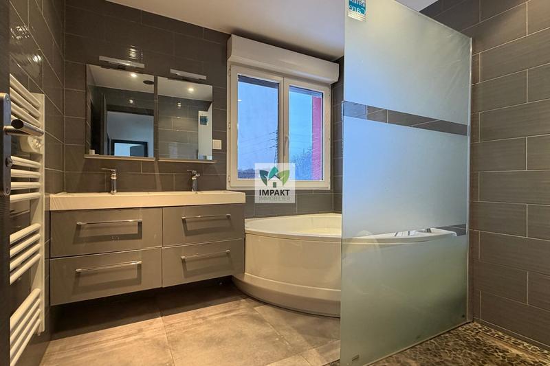 Appartement - 85 m² - 5 pièces