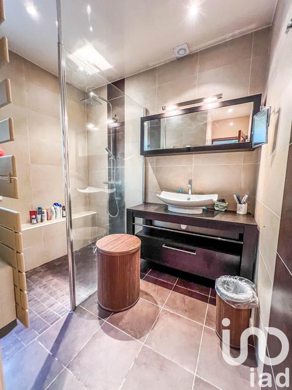 Maison - 267 m² - 8 pièces