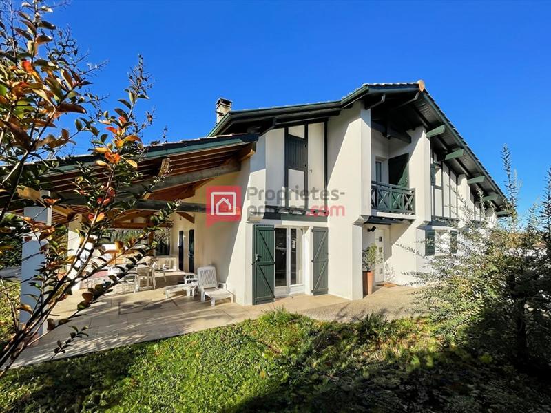 Maison - 168 m² - 6 pièces