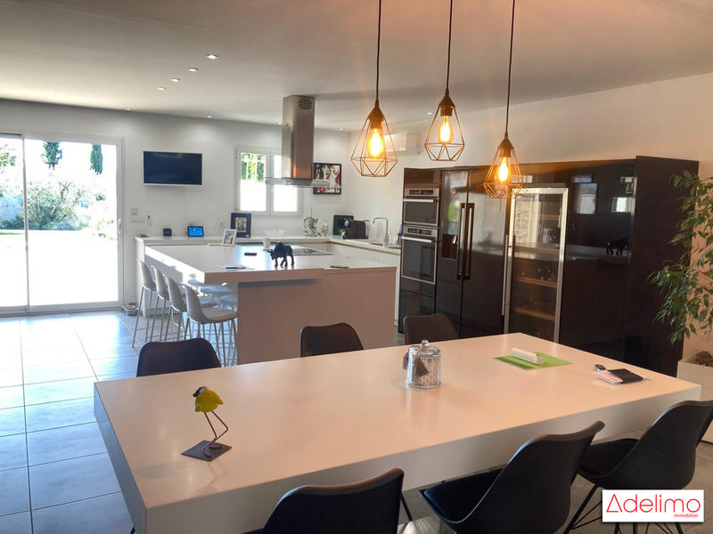 Maison - 190 m² - 7 pièces