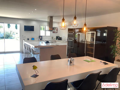 Maison - 190 m² - 7 pièces