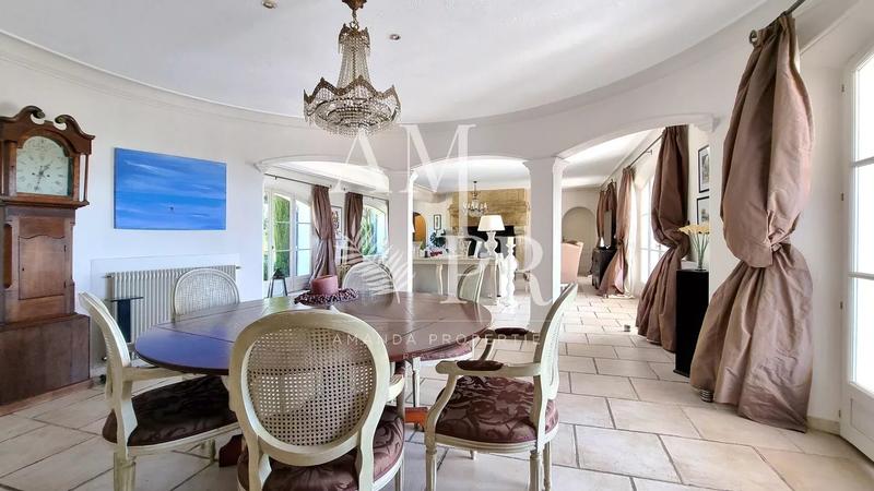 Villa - 410 m² - 8 pièces