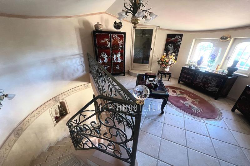 Maison - 208 m² - 6 pièces