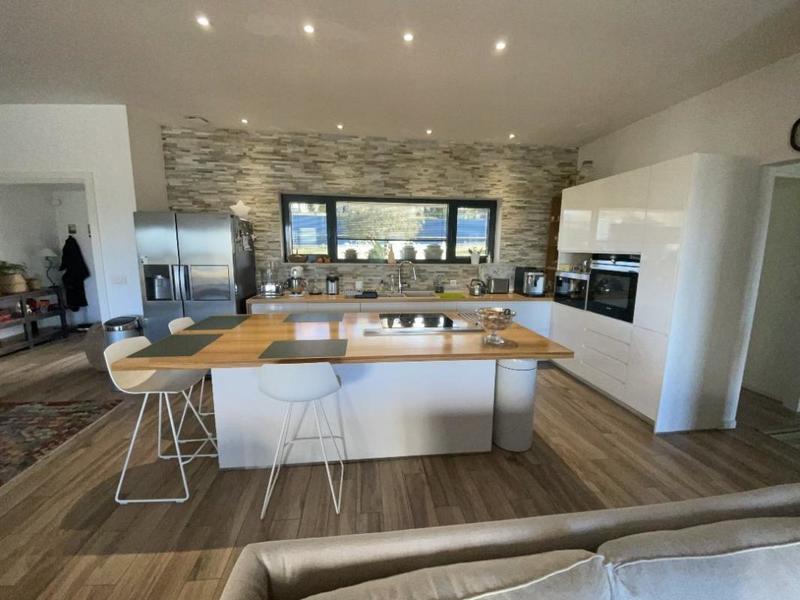 Maison - 137 m² - 4 pièces