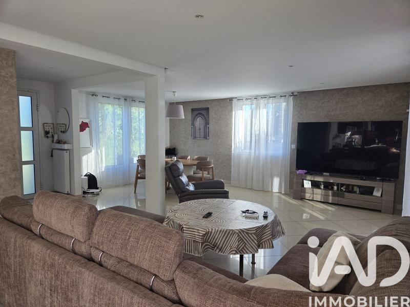 Maison - 235 m² - 6 pièces