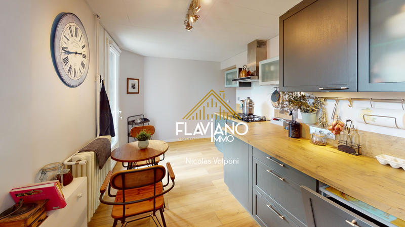 Appartement - 108 m² - 4 pièces