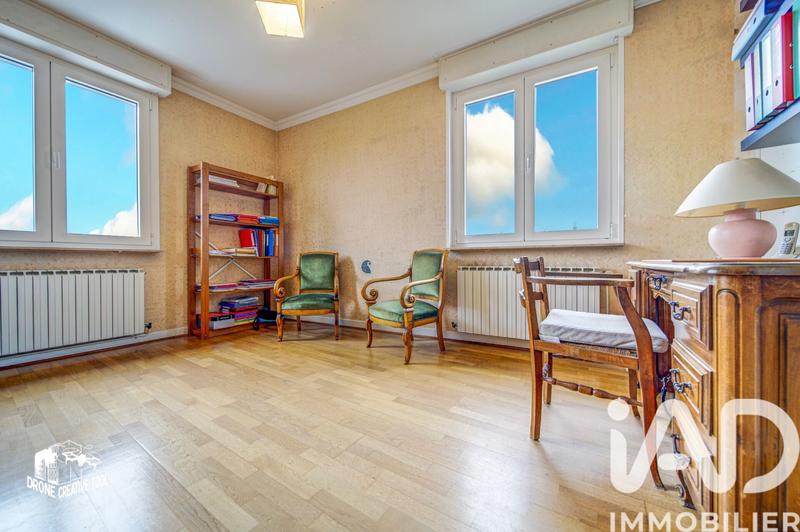 Maison - 212 m² - 10 pièces