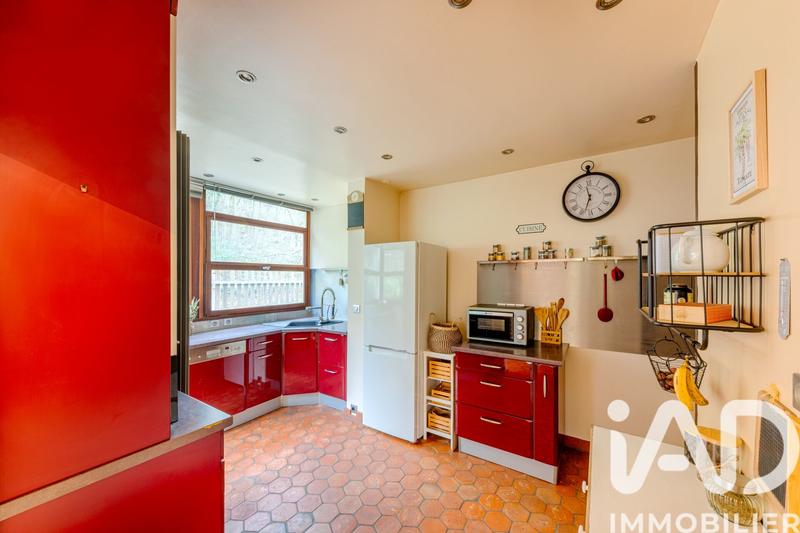 Maison - 198 m² - 8 pièces