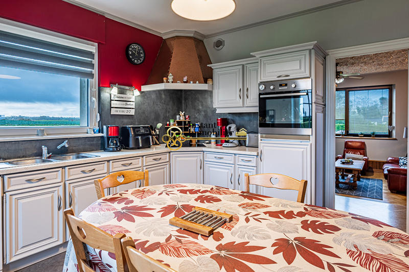 Demeure - 185 m² - 7 pièces