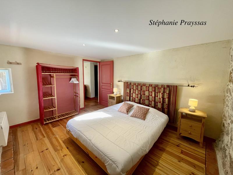 Maison - 300 m² - 8 pièces