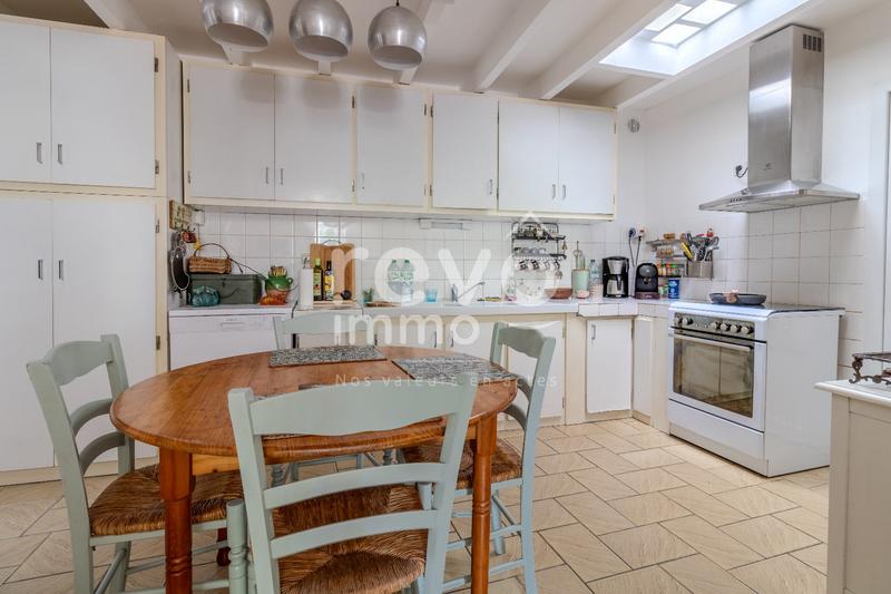 Maison - 204 m² - 6 pièces