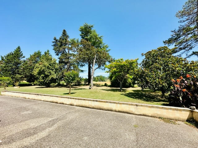 Maison - 266 m² - 8 pièces