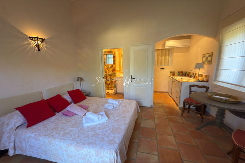 Maison - 280 m² - 7 pièces