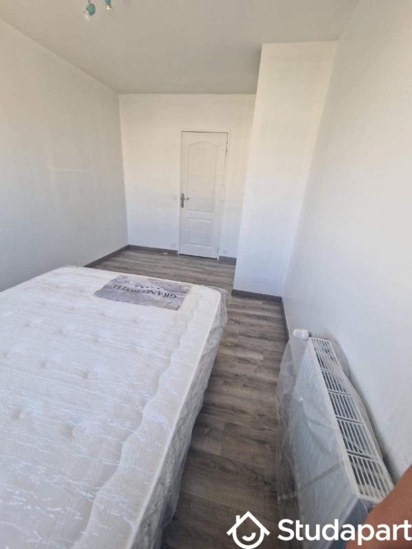 Chambre - 13 m² - 1 pièce