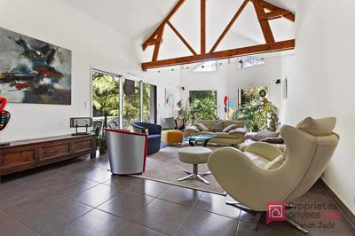 Maison - 230 m² - 8 pièces