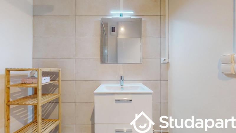 Chambre - 9 m² - 1 pièce