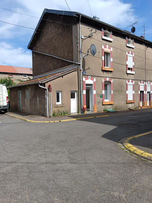 Maison - 90 m² - 5 pièces