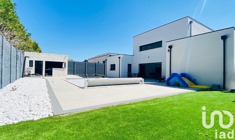 Maison - 190 m² - 8 pièces