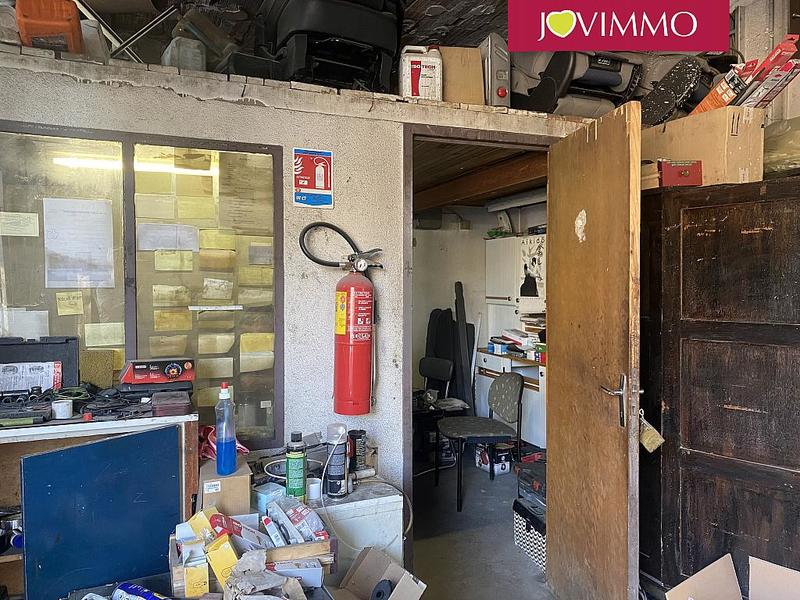 Magasins - 300 m² - 4 pièces