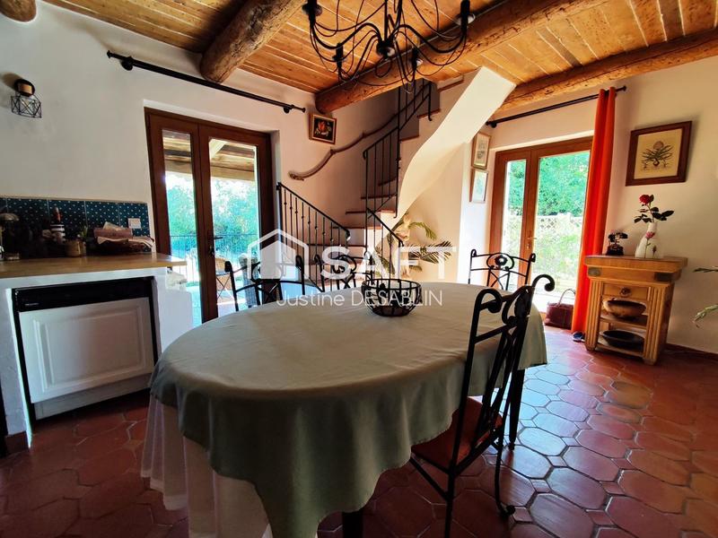 Maison - 137 m² - 5 pièces