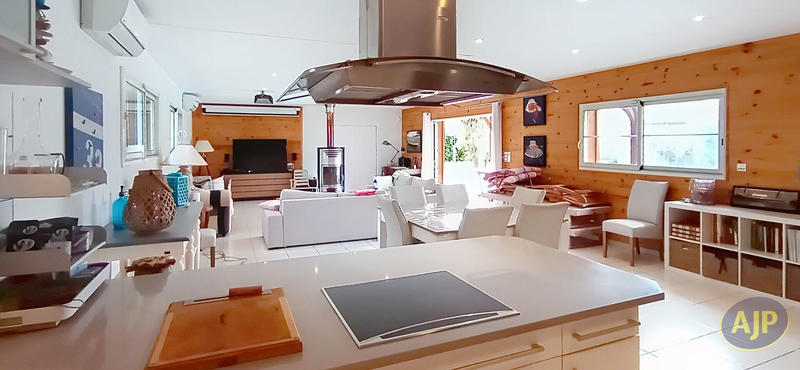 Maison - 190 m² - 5 pièces