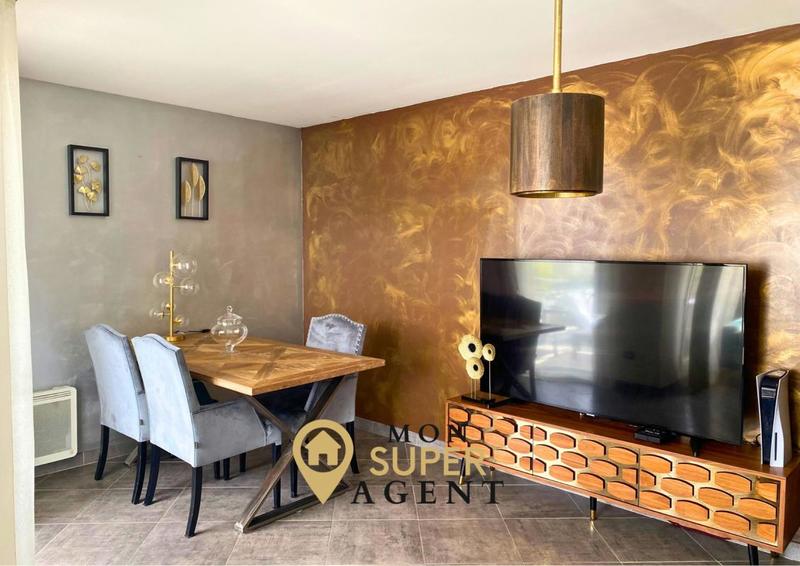 Appartement - 80 m² - 4 pièces