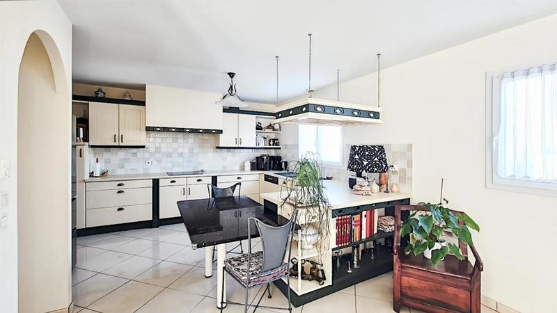 Maison - 204 m² - 8 pièces