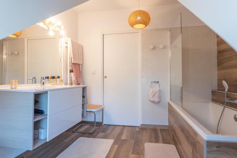 Maison - 187 m² - 5 pièces