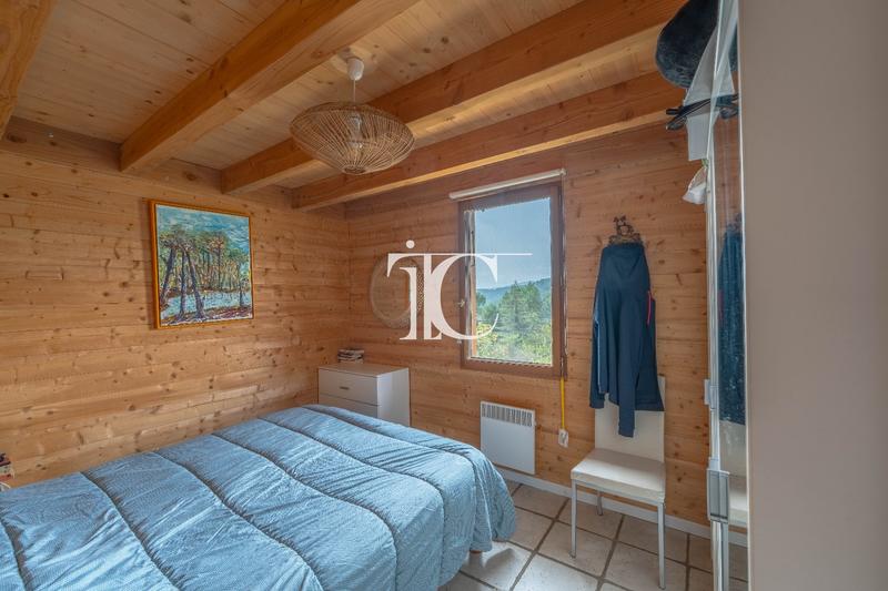 Maison de bois - 70 m² - 4 pièces