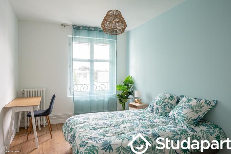 Chambre - 13 m² - 1 pièce