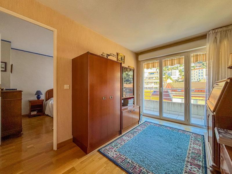 Appartement - 99 m² - 4 pièces