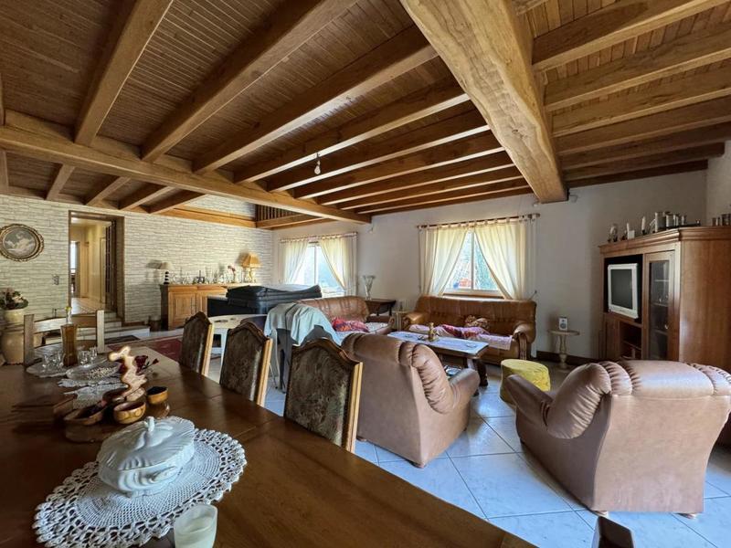 Maison - 269 m² - 7 pièces