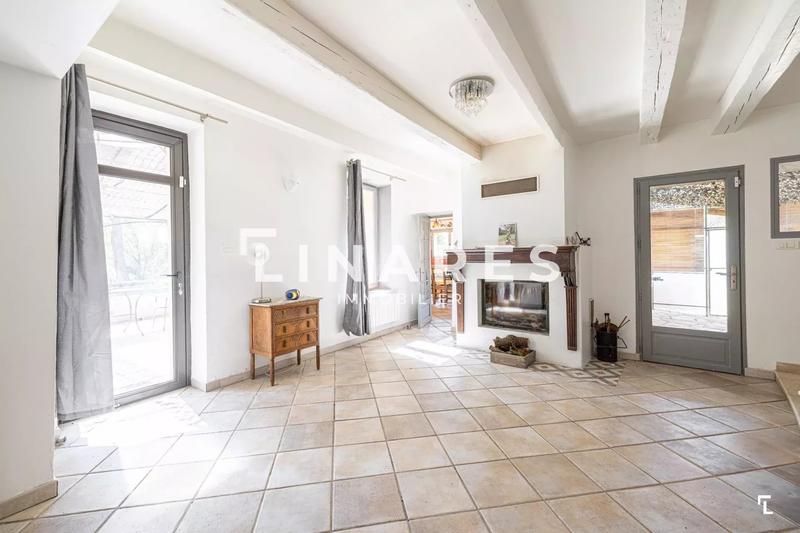 Maison - 300 m² - 7 pièces