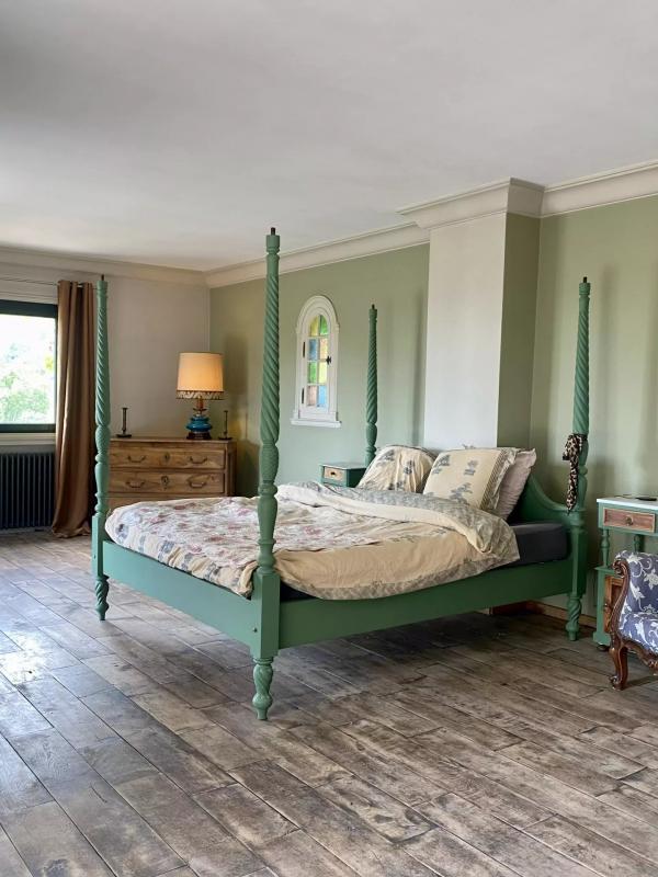 Propriété - 230 m² - 10 pièces