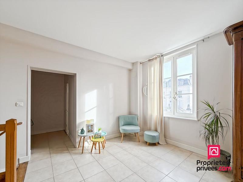 Maison - 366 m² - 13 pièces