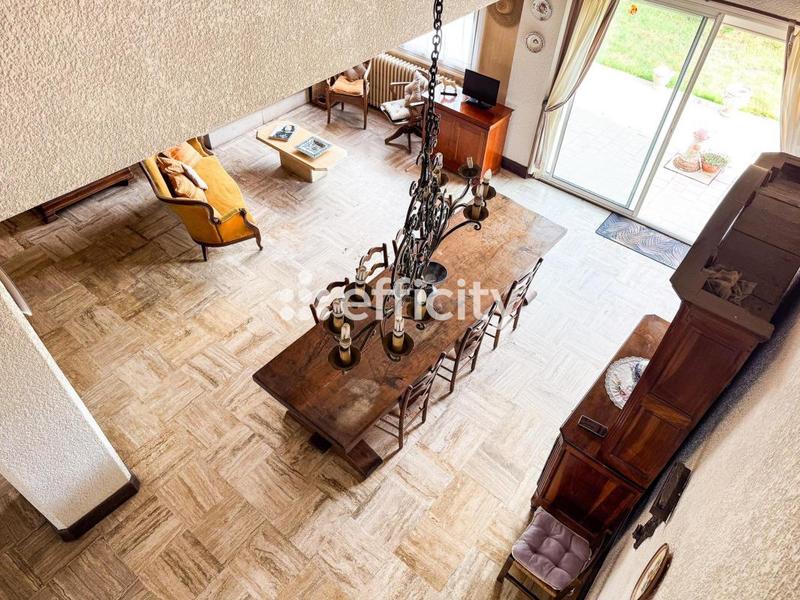 Maison - 280 m² - 7 pièces