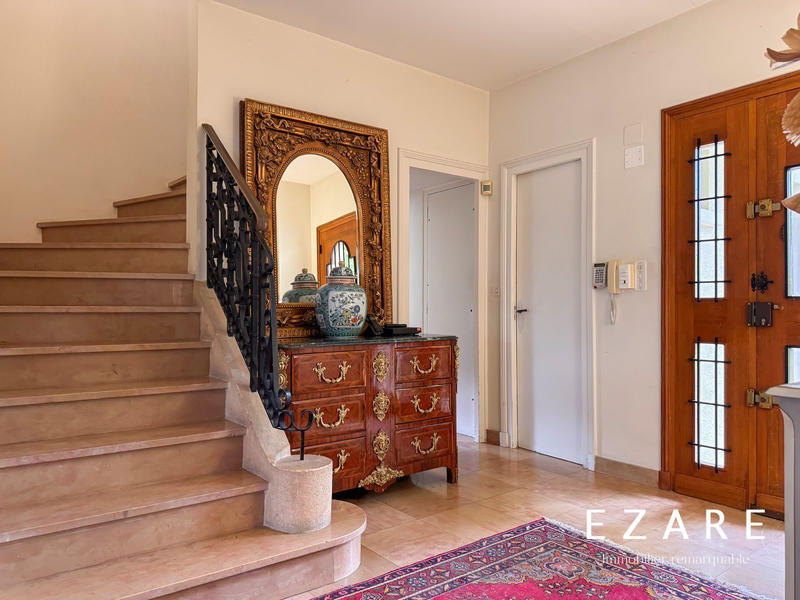 Maison - 440 m² - 10 pièces