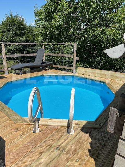 Maison - 225 m² - 8 pièces